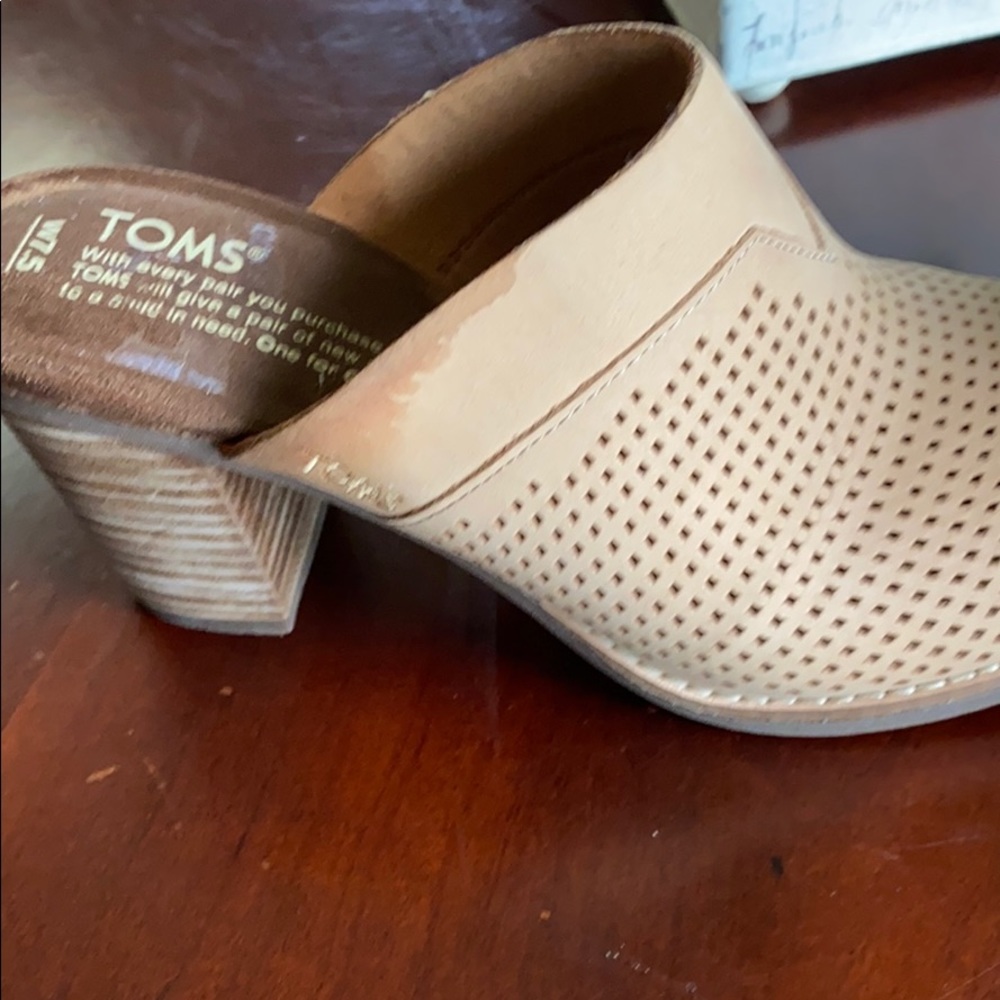 Toms - Picture 2 of 7